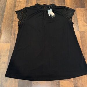 Torrid sz M/L (10) NWT mock neck lace sleeve top